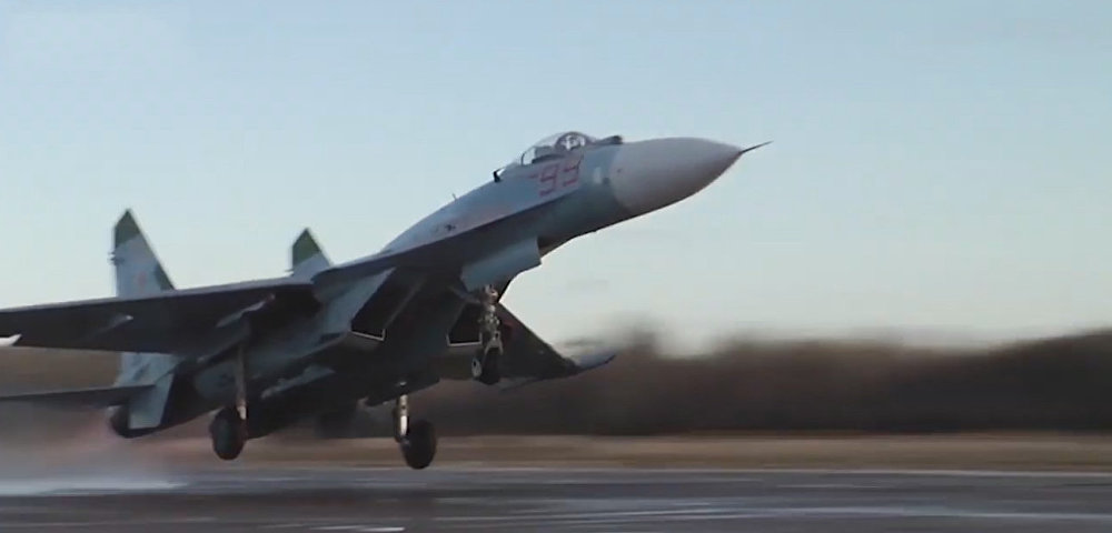 Перехват российским Су-27 самолета разветчика ВВС Швеции