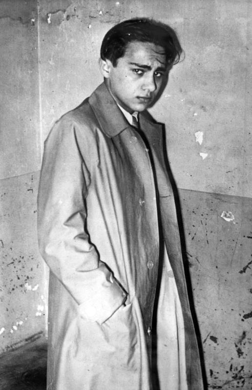 Гершель Гриншпан после ареста французской полицией, 1938 год