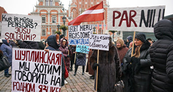 Митинг на Ратушной площади в поддержку мэра города Нила Ушакова, 9 февраля 2019 