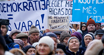 Митинг на Ратушной площади в поддержку мэра города Нила Ушакова, 9 февраля 2019