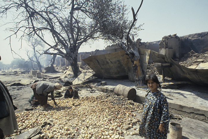 Республика Афганистан. Сожженные вооруженными отрядами оппозиции дома мирных жителей, 1989 год
