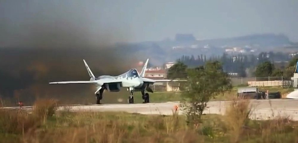 Полеты новейших истребителей Су-57 в Сирии