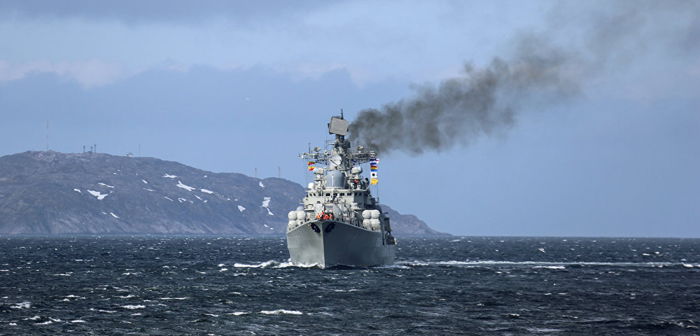 Эсминец "Адмирал Ушаков" на военно-морских учениях разнородных сил Северного флота РФ