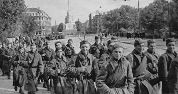 130-й стрелковый корпус у памятника Свободы