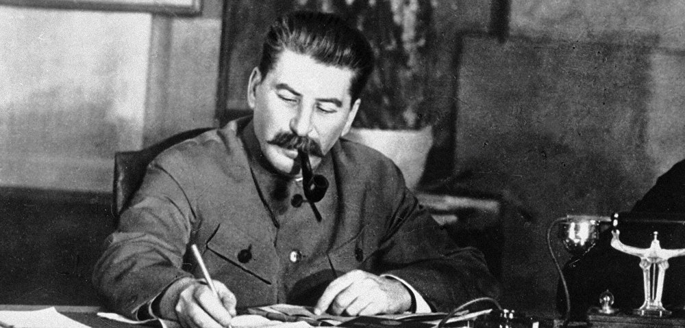 Иосиф Сталин в рабочем кабинете