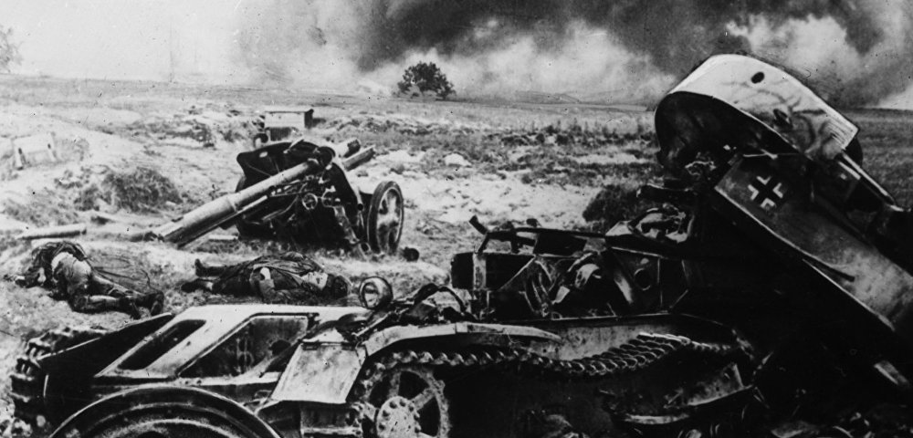 Битва на Курской дуге. 5 июля - 23 августа 1943 года. Разгромленная немецкая техника на поле боя