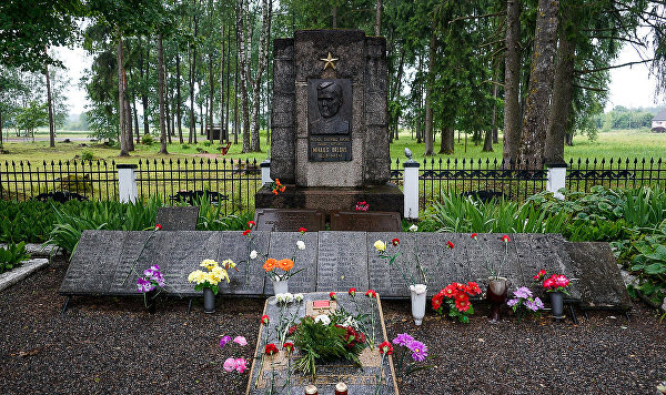 Захоронение Героя Советского Союза гвардии капитана Михаила Ивановича Орлова 