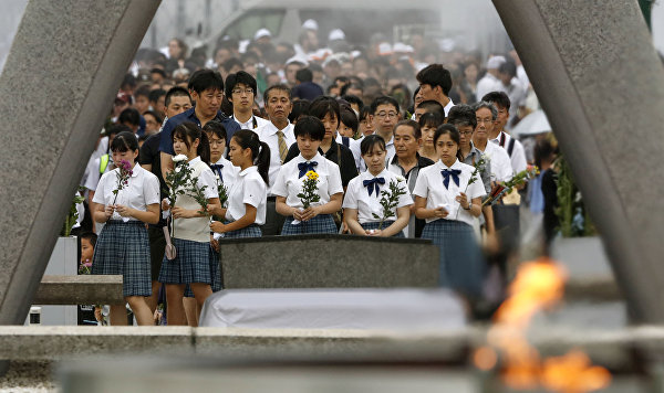 Церемония памяти жертв атомной бомбардировки Хиросимы в Мемориальном парке мира , 6 августа 2019 года