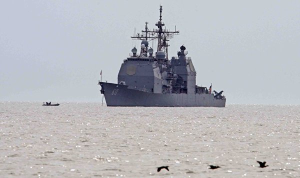 Крейсер Военно-морских сил США "Норманди", участвующий в четырехсторонних международных военно-морских учениях "Фрукус-2012", в порту Балтийска