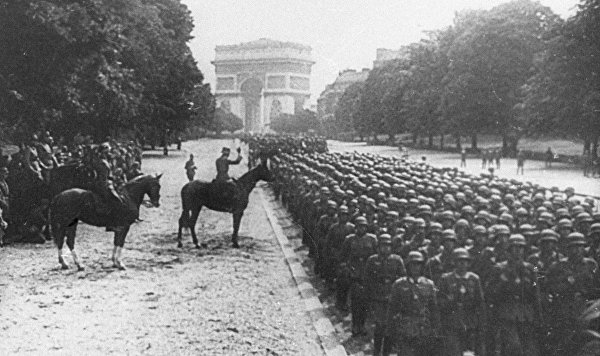 Гитлеровские войска на улицах Парижа