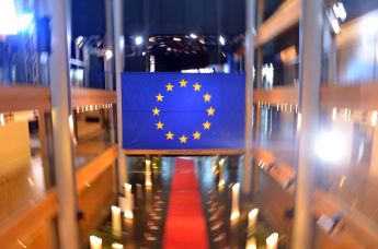 Флаг Евросоюза в главном здании Совета Европы в Страсбурге.