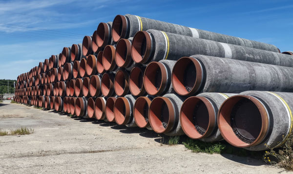 Трубы для строительства газопровода "Северный поток-2" в немецком порту Мукран на острове Рюген