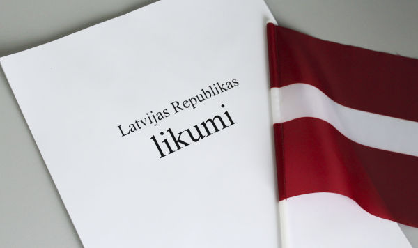 Конституция Латвии фото. Конституция Латвийской Республики. Конституция Латвии на русском.