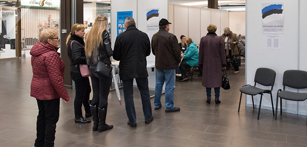 Голосование на избирательном участке в Таллине. Архивное фото