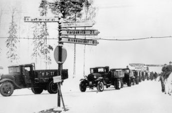Тыловые подразделения Красной Армии направляются к передовым позициям, советско-финская война
